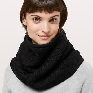 Lululemon Sherpa Neck Warmer